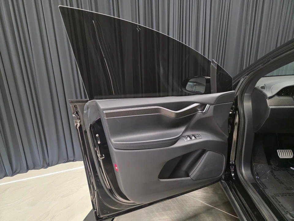 2021 Tesla Model X - Image 16 of 21