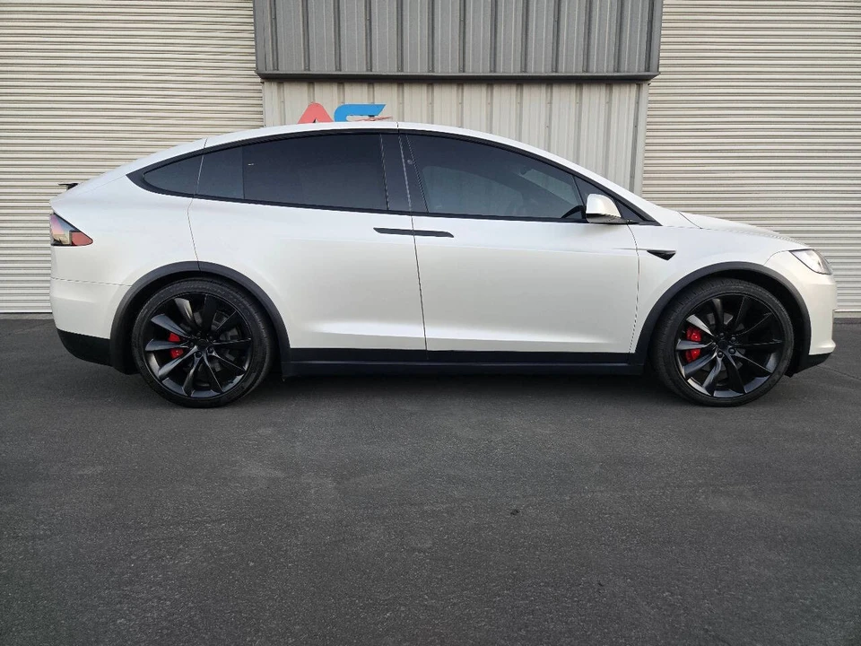 2021 Tesla Model X - Image 10 of 21