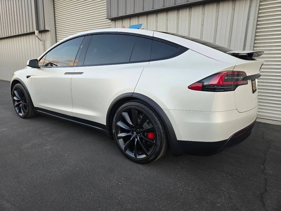 2021 Tesla Model X - Image 5 of 21