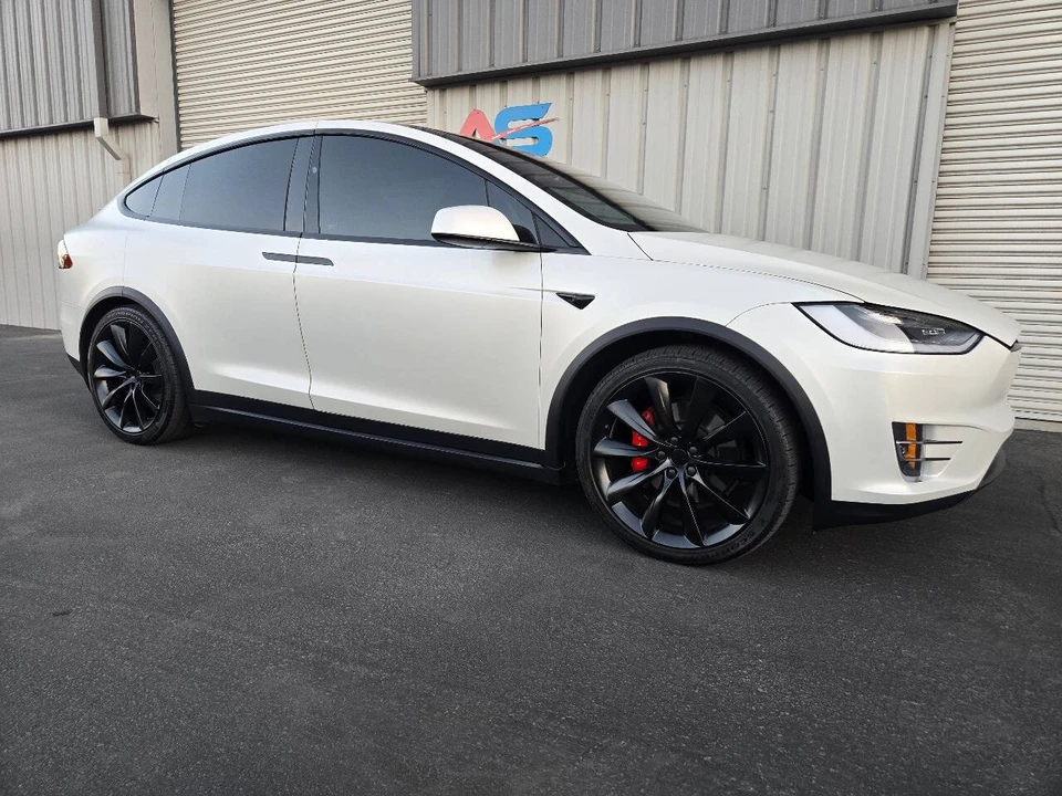 2021 Tesla Model X - Image 11 of 21