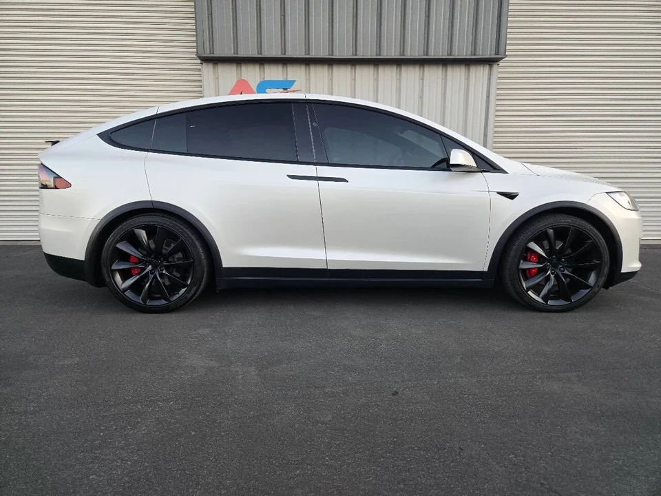 2021 Tesla Model X - Image 10 of 21