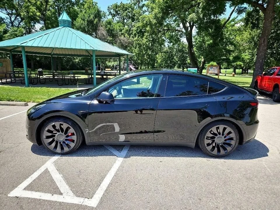 2021 Tesla Model Y - Image 8 of 20