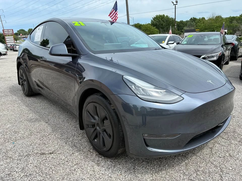 2021 Tesla Model Y - Image 2 of 8