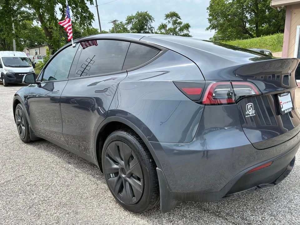 2021 Tesla Model Y - Image 5 of 8