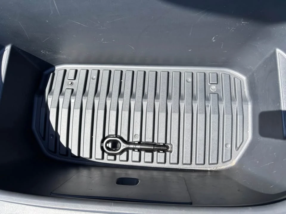 2021 Tesla Model Y - Image 9 of 20