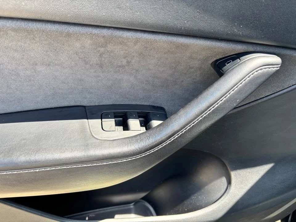 2021 Tesla Model Y - Image 17 of 20