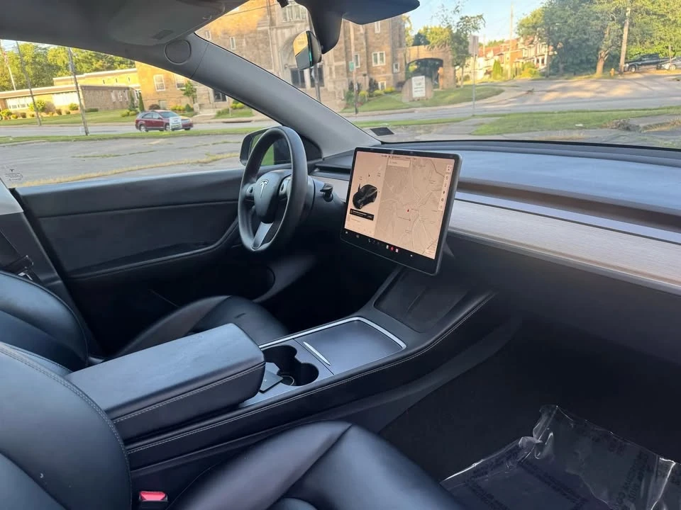 2021 Tesla Model Y - Image 11 of 20