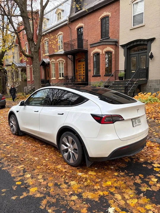2021 Tesla Model Y - Image 2 of 11