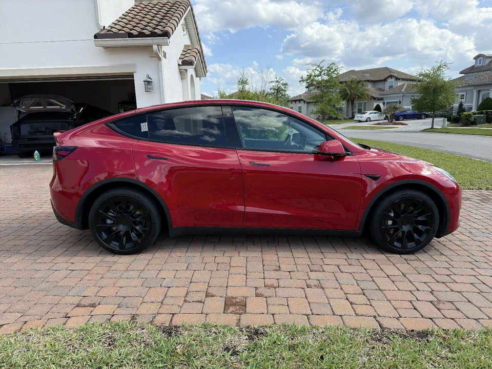 2021 Tesla Model Y - Image 16 of 20
