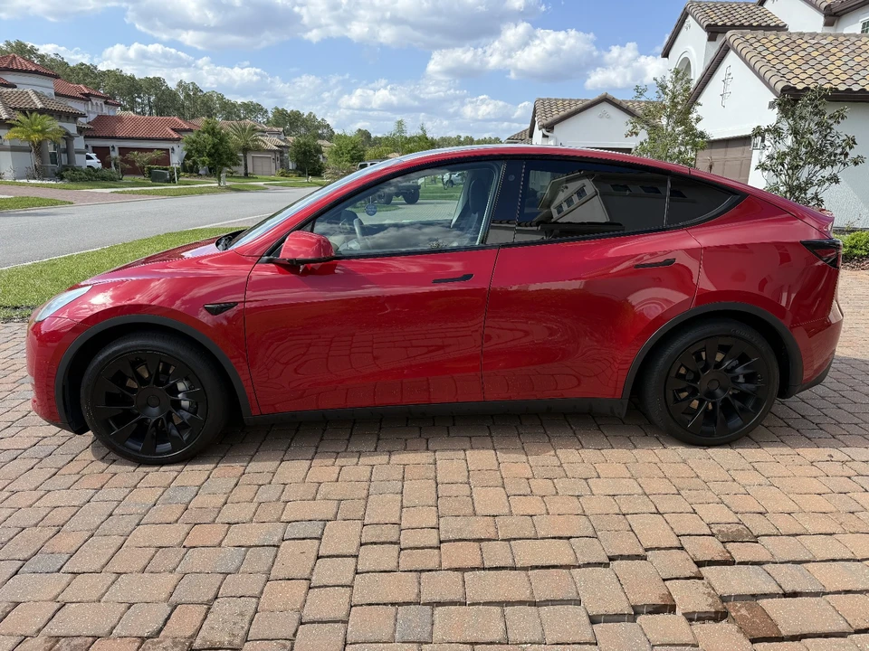 2021 Tesla Model Y - Image 15 of 20