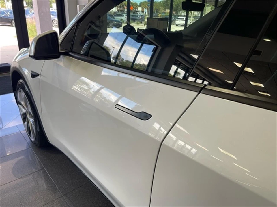 2021 Tesla Model Y - Image 13 of 31