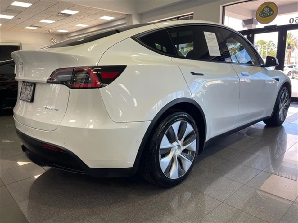 2021 Tesla Model Y - Image 5 of 31
