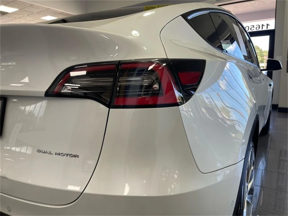 2021 Tesla Model Y - Image 17 of 31