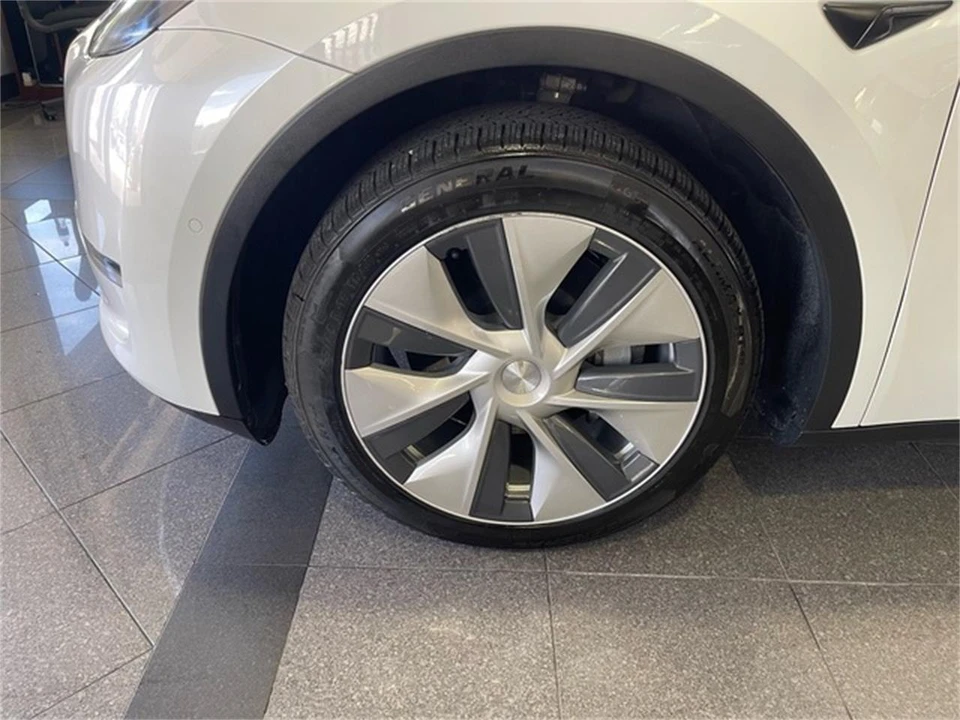 2021 Tesla Model Y - Image 21 of 31