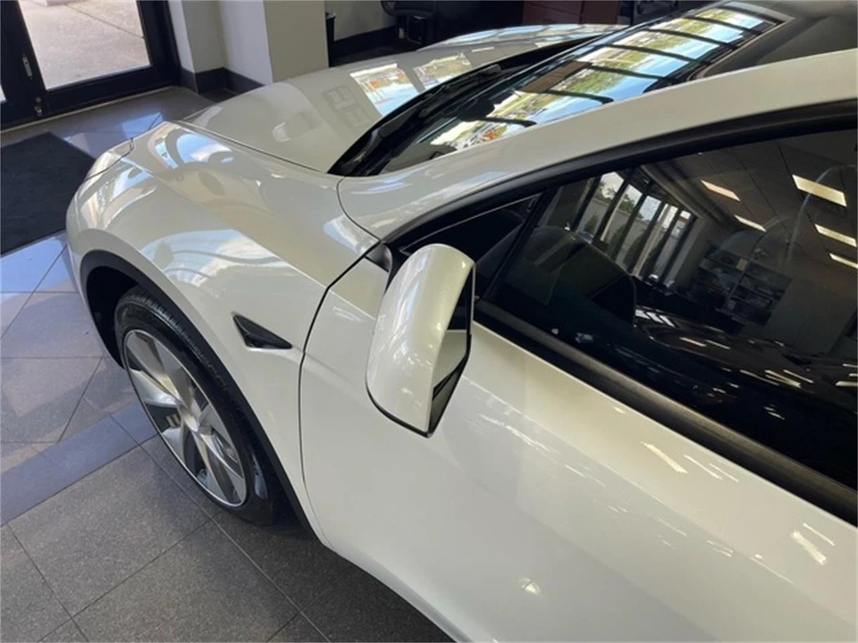 2021 Tesla Model Y - Image 12 of 31