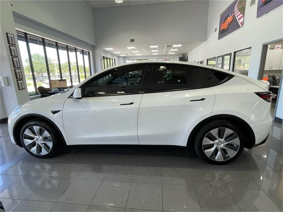 2021 Tesla Model Y - Image 2 of 31