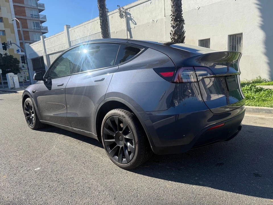 2021 Tesla Model Y - Image 2 of 19