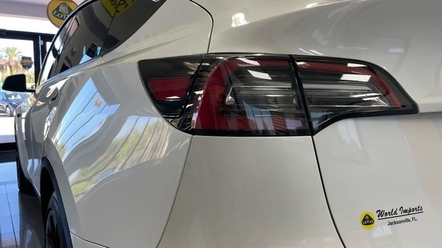 2021 Tesla Model Y - Image 15 of 31