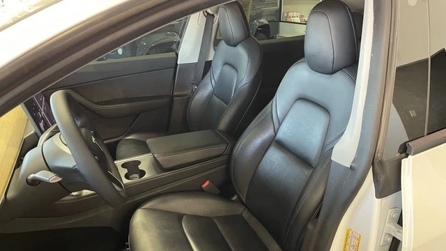 2021 Tesla Model Y - Image 27 of 31