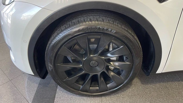 2021 Tesla Model Y - Image 22 of 31