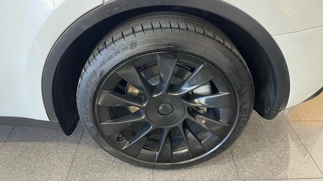 2021 Tesla Model Y - Image 23 of 31