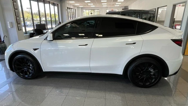 2021 Tesla Model Y - Image 2 of 31