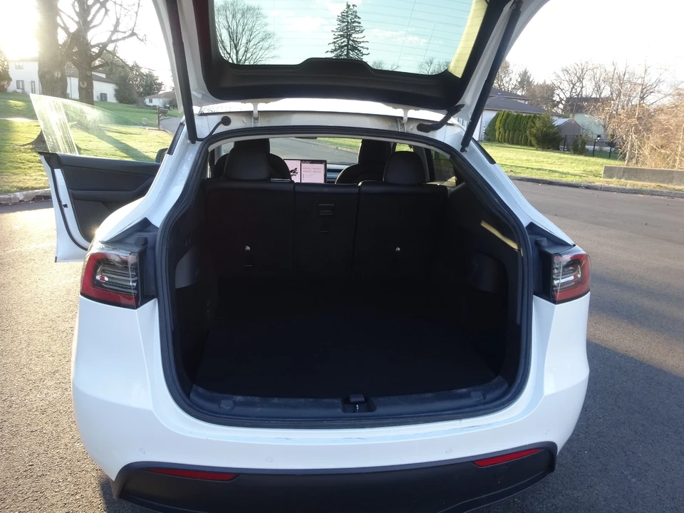 2021 Tesla Model Y - Image 14 of 20