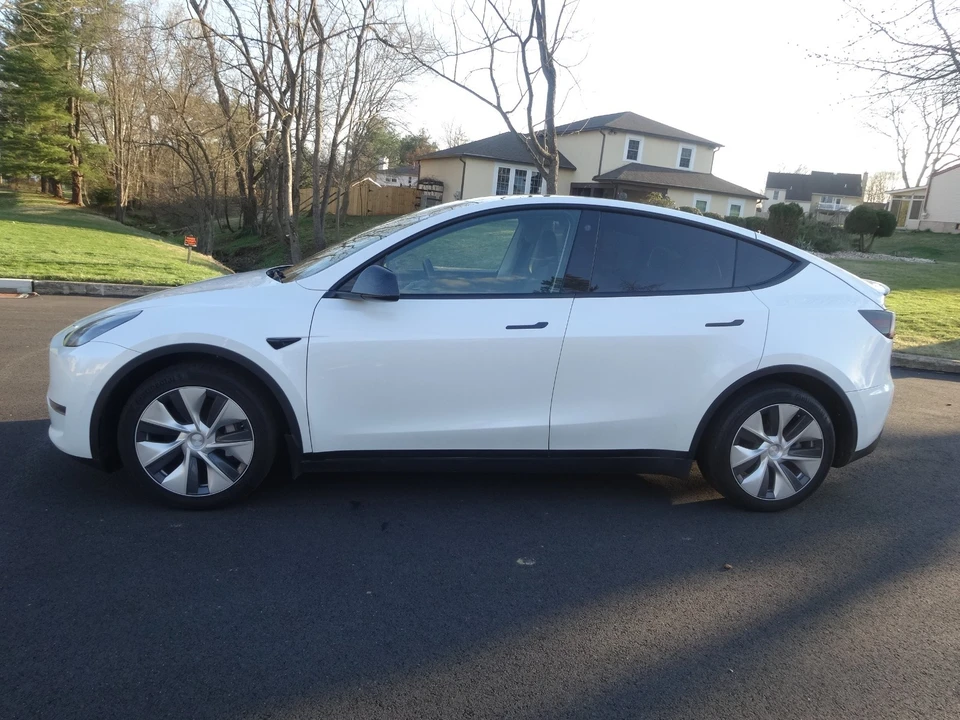 2021 Tesla Model Y - Image 2 of 20