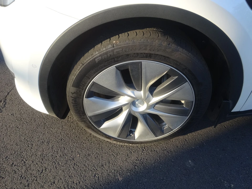 2021 Tesla Model Y - Image 10 of 20