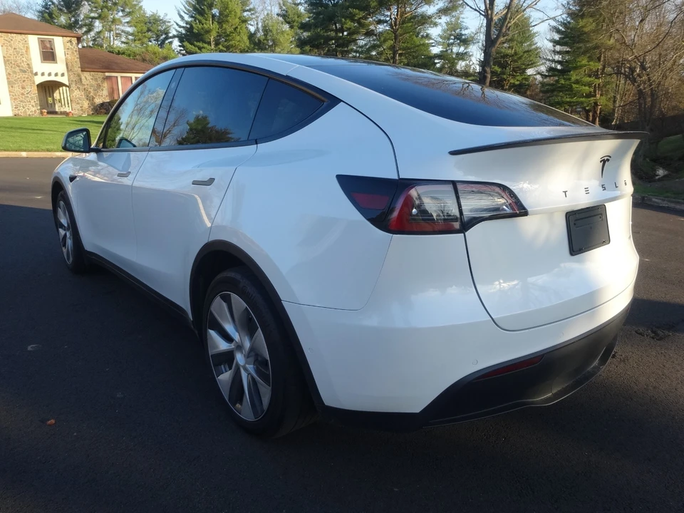 2021 Tesla Model Y - Image 8 of 20