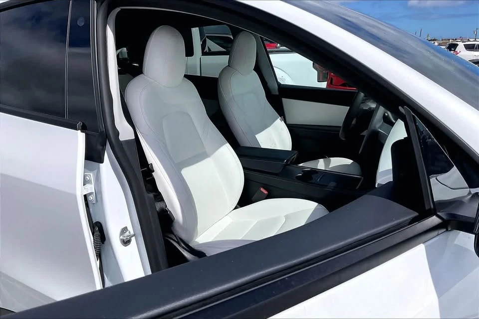 2021 Tesla Model Y - Image 11 of 20