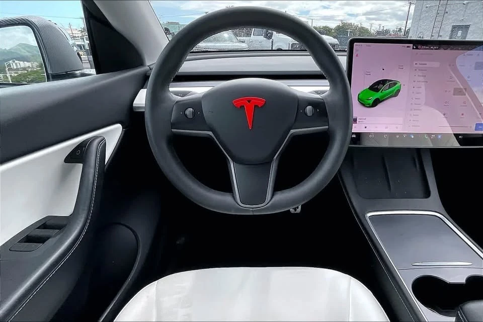 2021 Tesla Model Y - Image 12 of 20