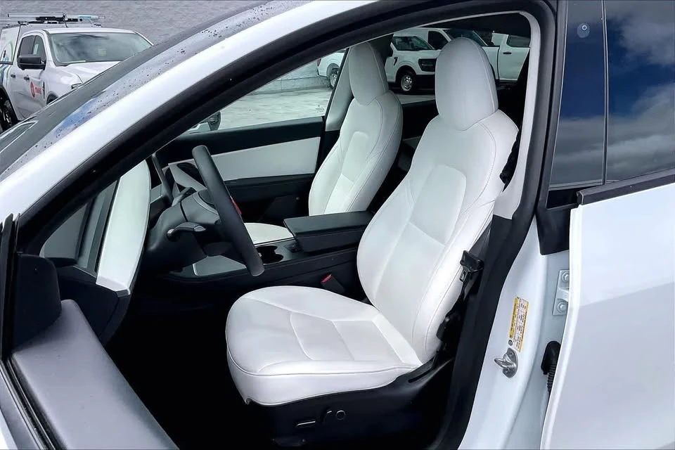 2021 Tesla Model Y - Image 9 of 20