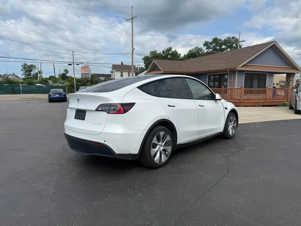 2021 Tesla Model Y - Image 16 of 20