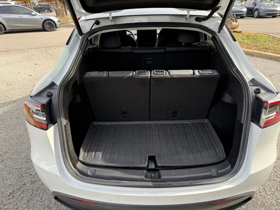 2021 Tesla Model Y - Image 11 of 12