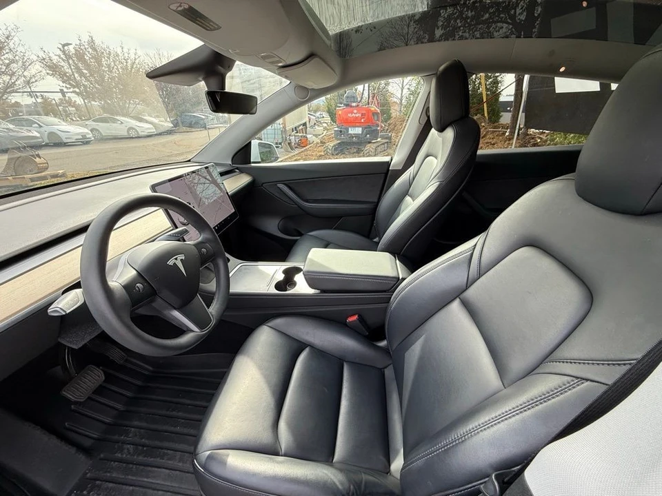 2021 Tesla Model Y - Image 8 of 12