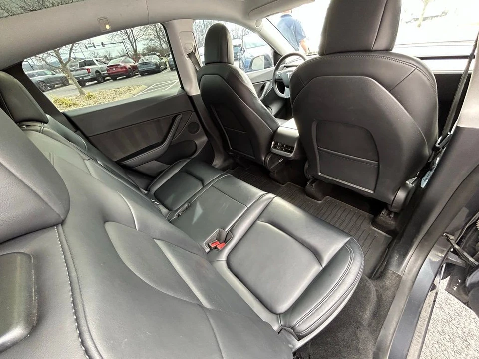2021 Tesla Model Y - Image 9 of 17