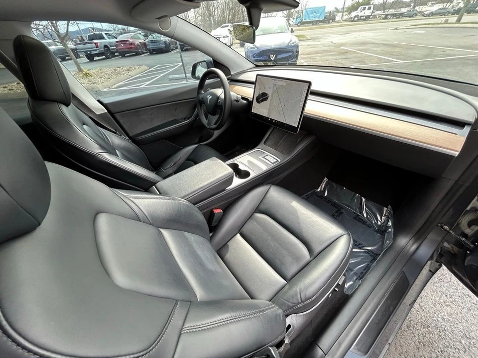 2021 Tesla Model Y - Image 13 of 17