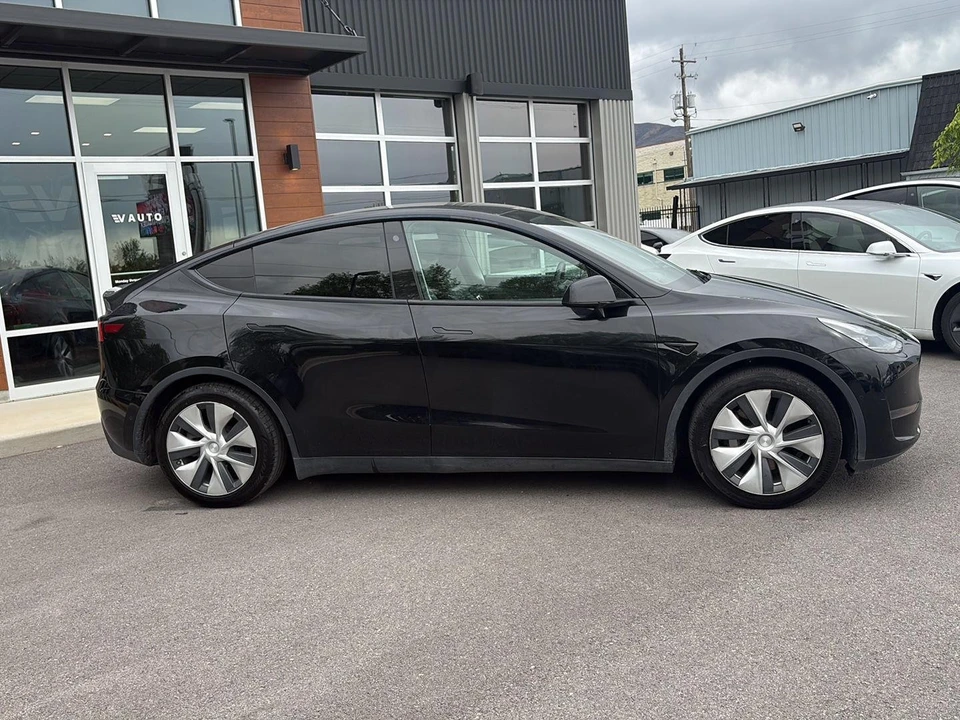 2021 Tesla Model Y - Image 9 of 25
