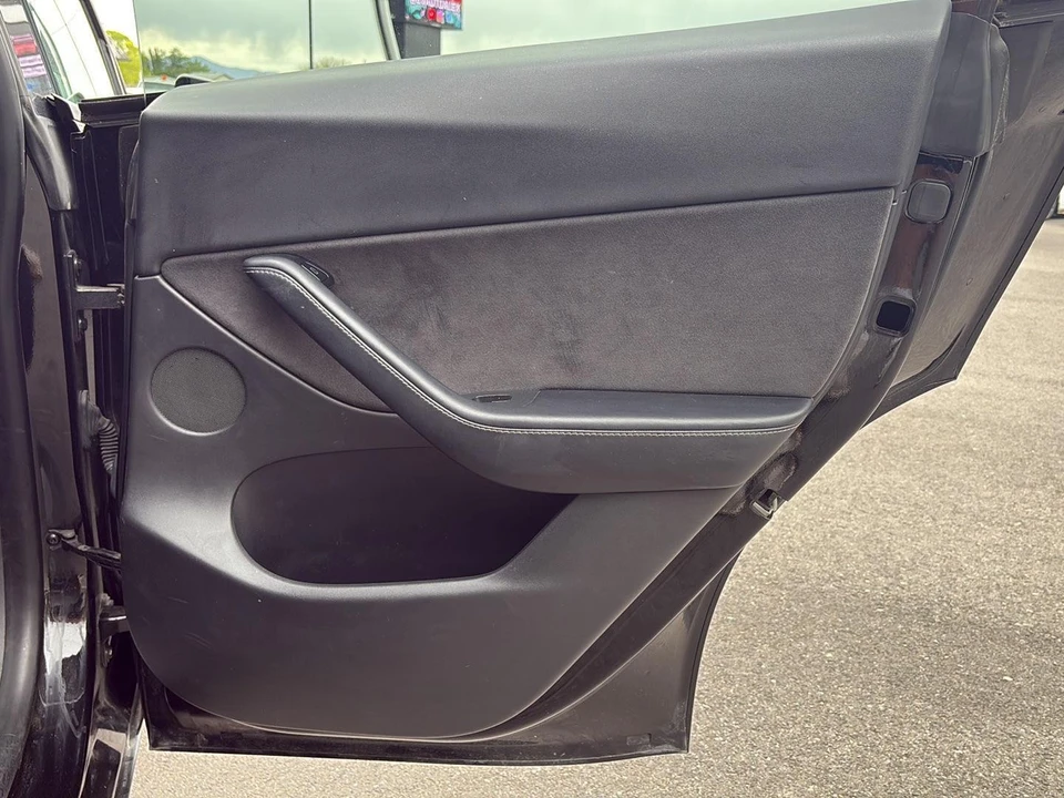 2021 Tesla Model Y - Image 17 of 25
