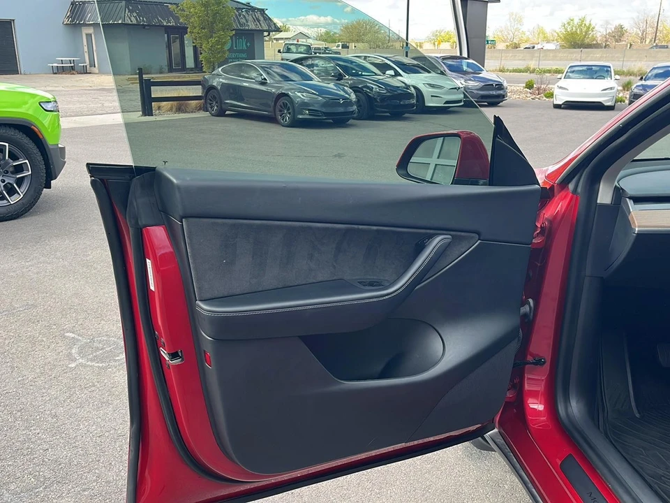 2021 Tesla Model Y - Image 11 of 21