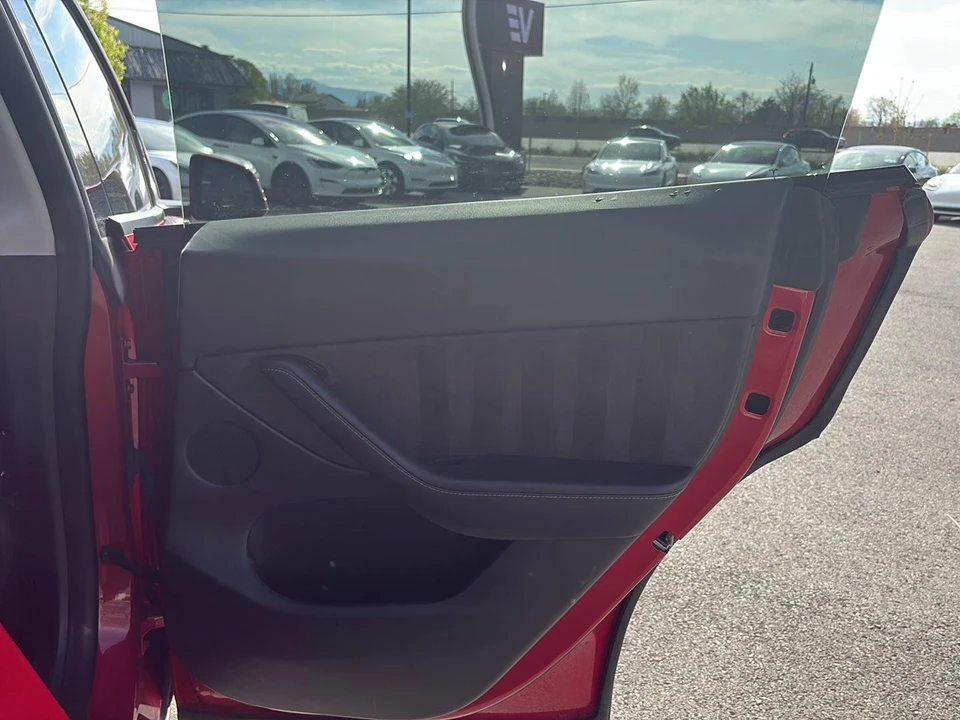 2021 Tesla Model Y - Image 18 of 21