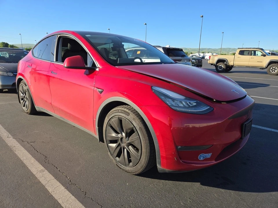 2021 Tesla Model Y - Image 2 of 8