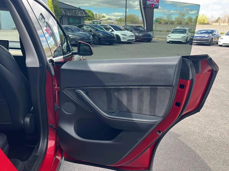 2021 Tesla Model Y - Image 18 of 21