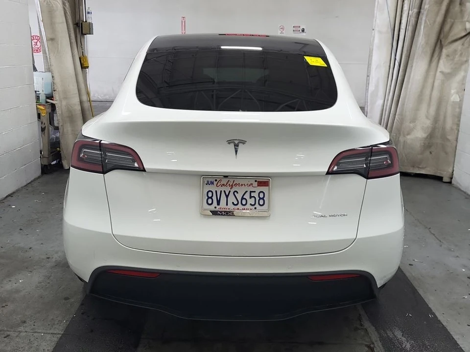 2021 Tesla Model Y - Image 5 of 10
