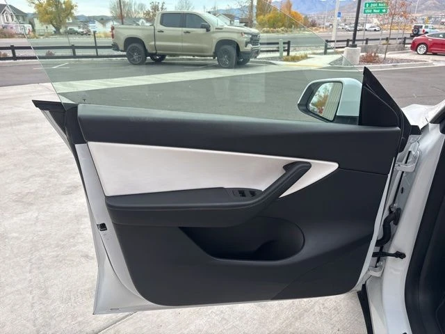 2021 Tesla Model Y - Image 11 of 21