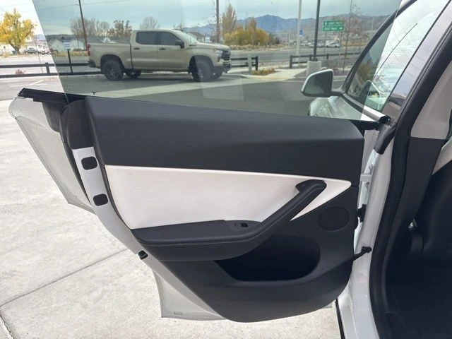 2021 Tesla Model Y - Image 15 of 21