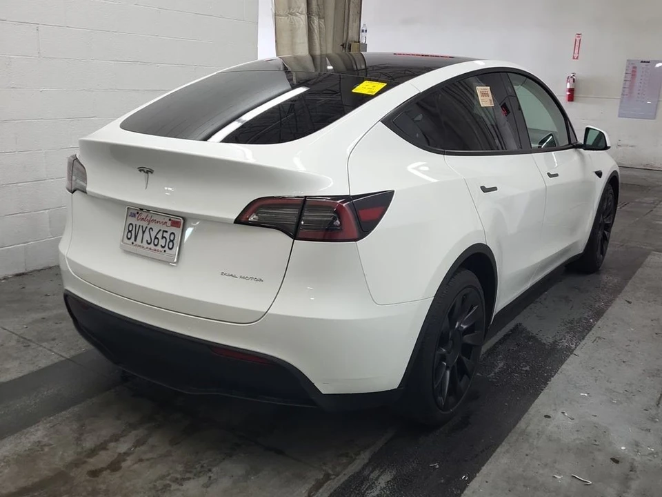 2021 Tesla Model Y - Image 4 of 10