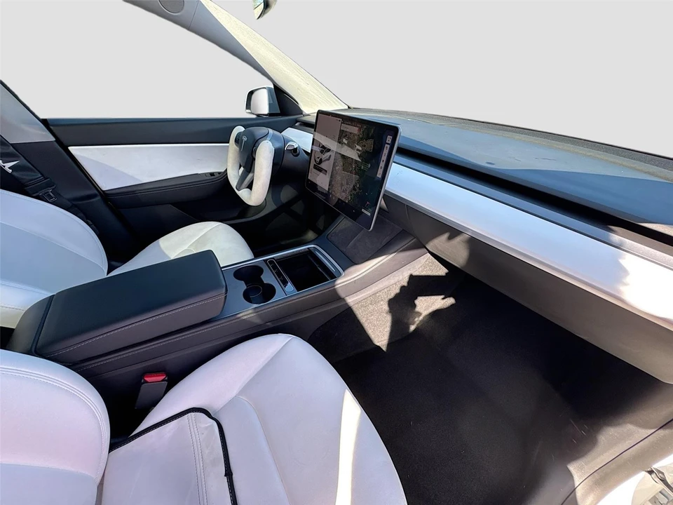 2021 Tesla Model Y - Image 11 of 17