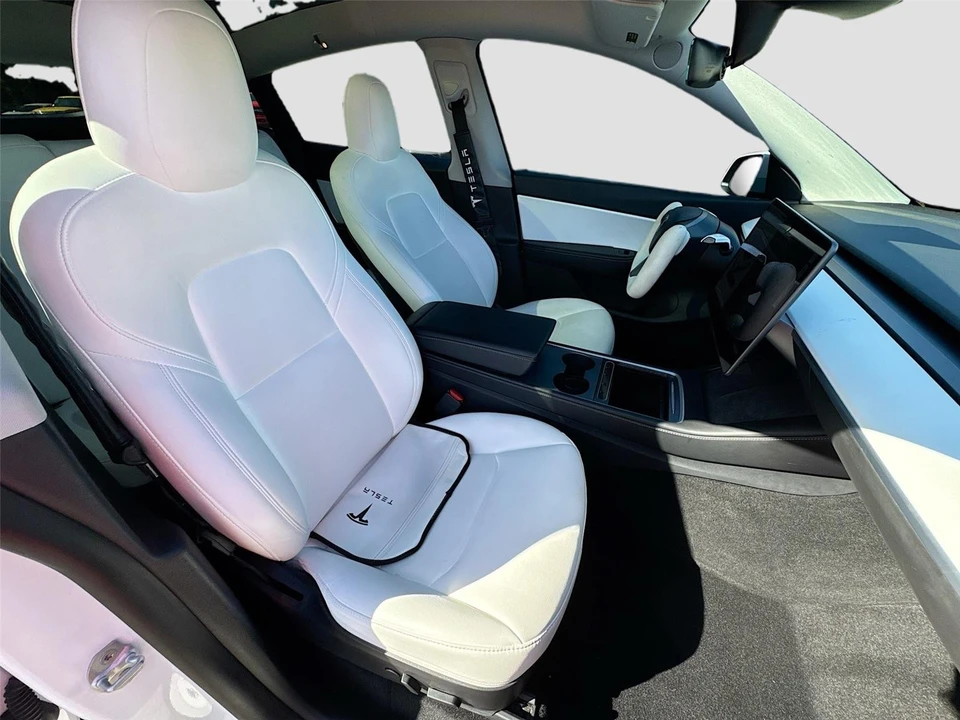 2021 Tesla Model Y - Image 10 of 17